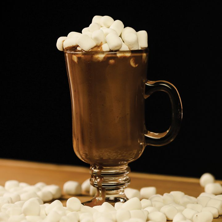 Многие старые рецепты горячего шоколада содержали алкоголь