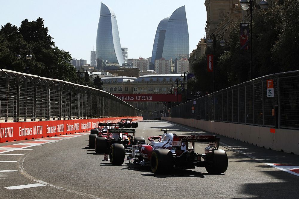 В Азербайджане проходит этап чемпионата мира Формулы-1