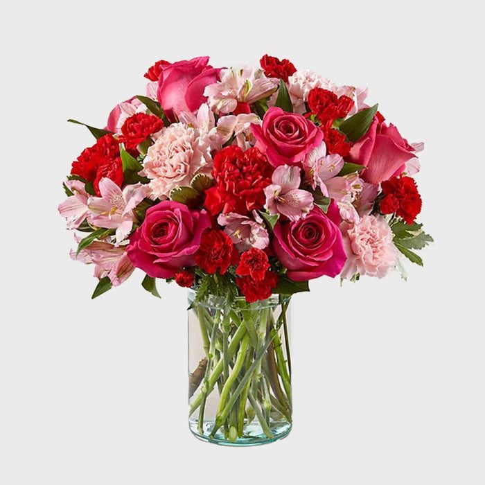 Розы средне-розового цвета: благодарность, грусть и поздравления