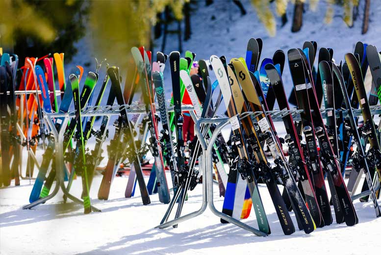 Стоит ли брать лыжи и сноуборды напрокат в Сочи?