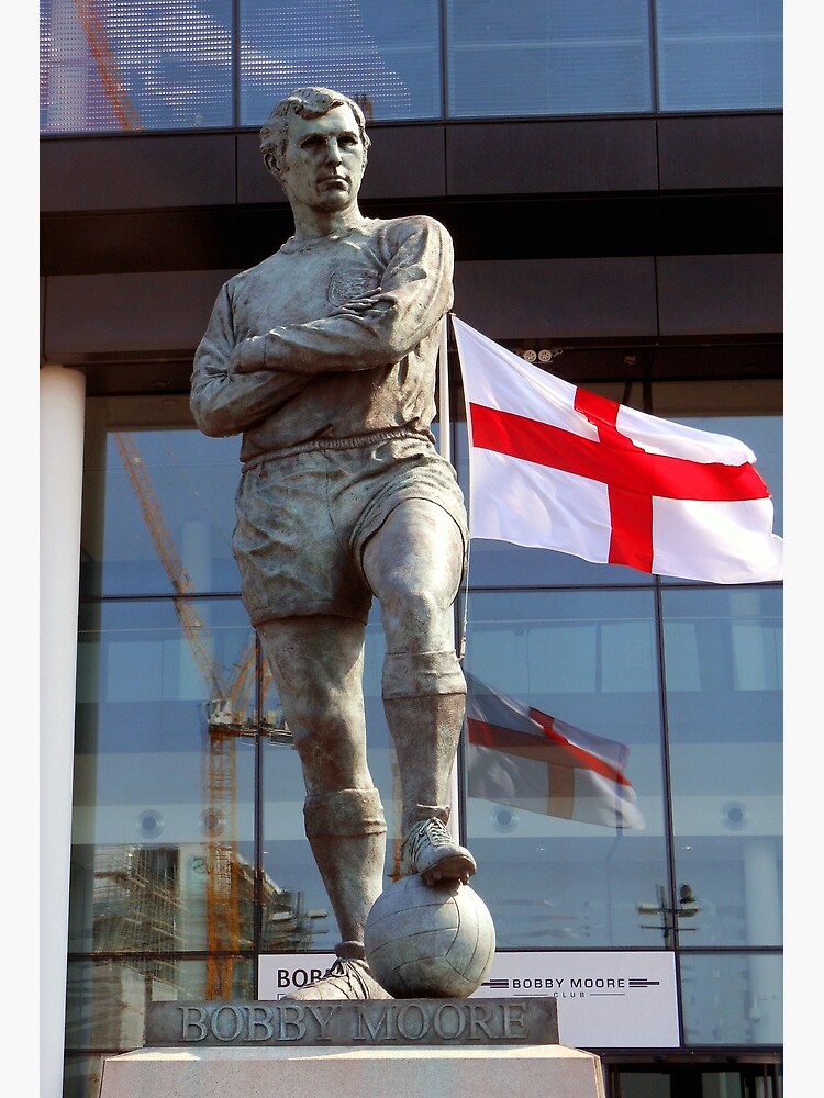 Статуя Бобби Мура, стадион Уэмбли, Лондон
