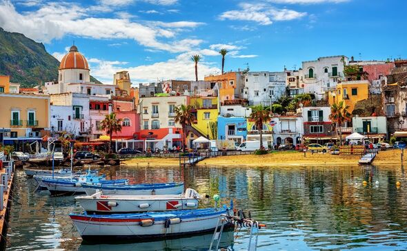 ТОП-20 лучших стран для отдыха в апреле