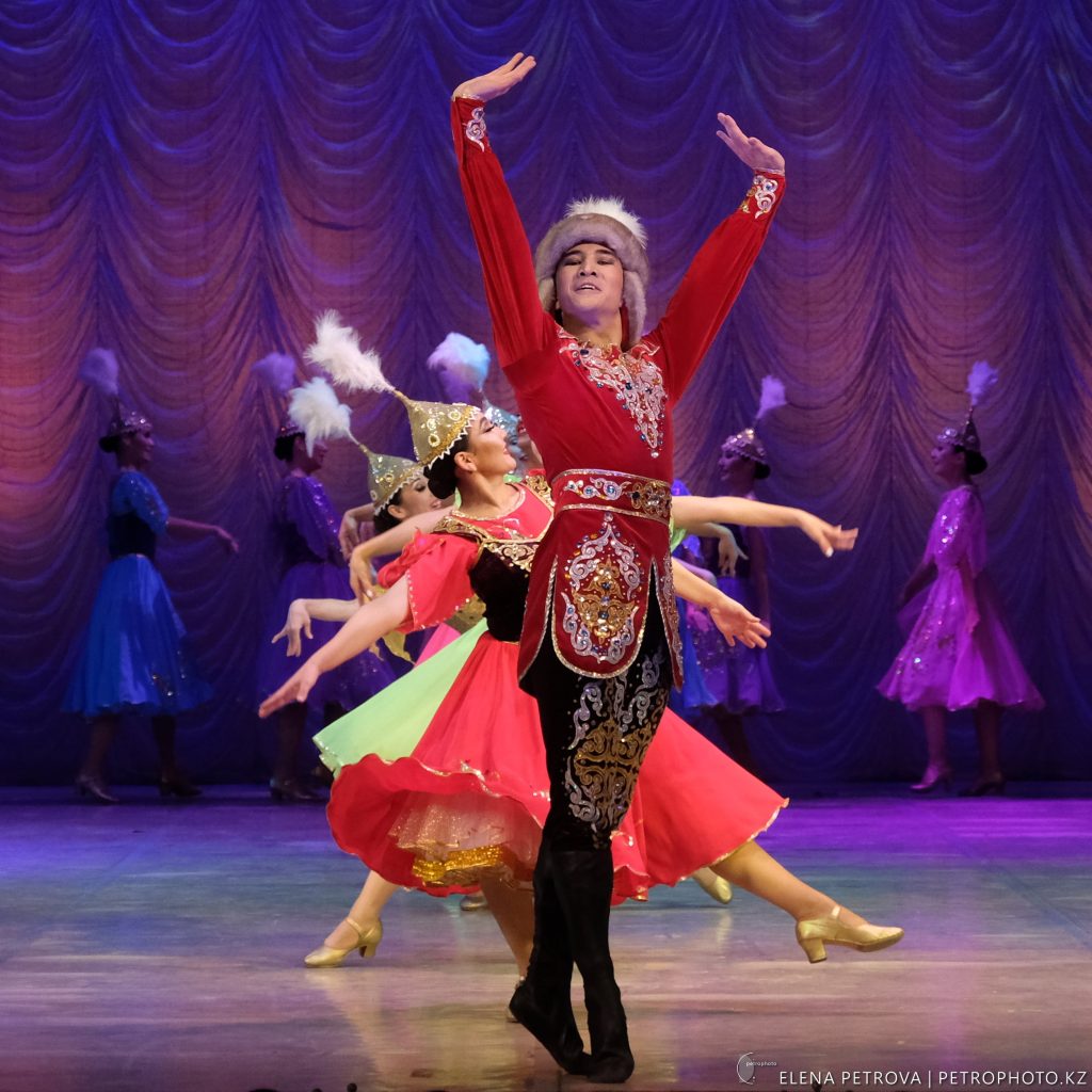 Национальные танцы Казахстана: история и традиции