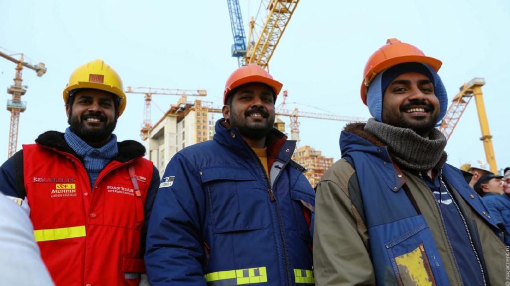 12 стран, мигранты из которых приехали в Россию в 2025 году