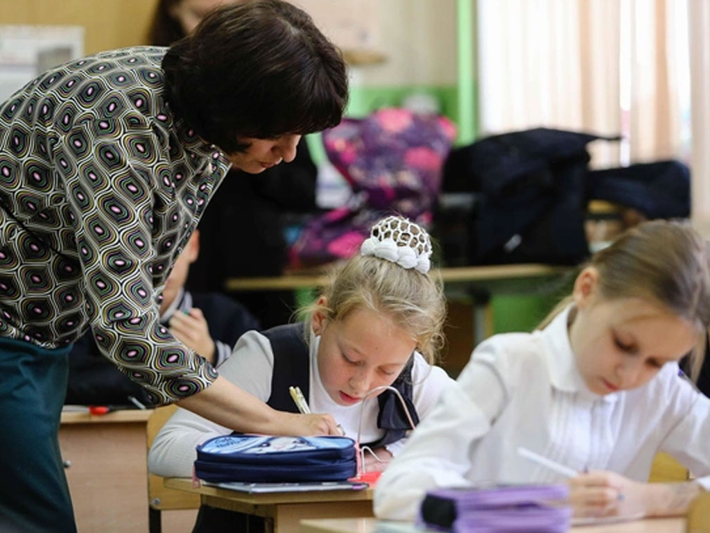 Школьный дефицит: почему Россия теряет учителей и будущее образования