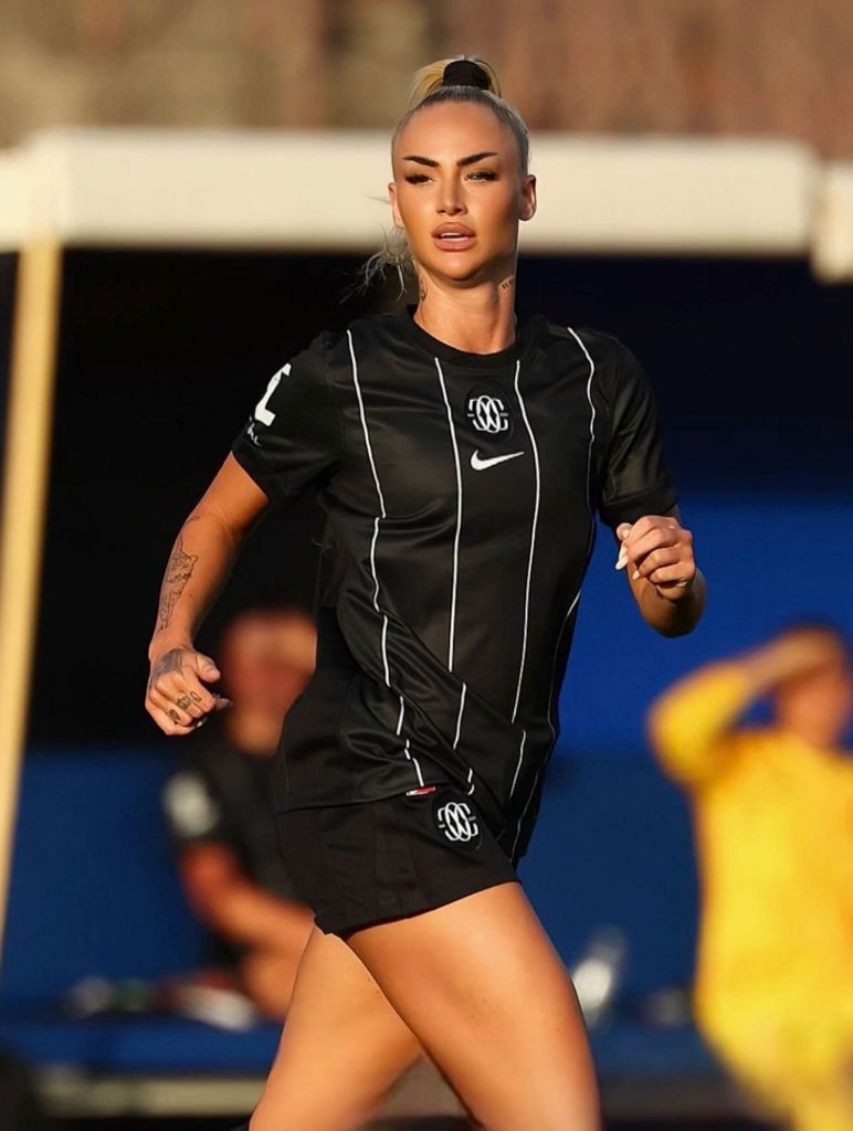 15 самых сексуальных футболисток мира в 2025 году