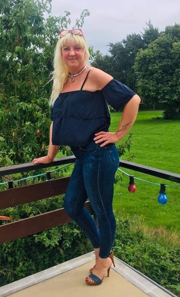 30 самых сексуальных зрелых женщин в джинсах (ФОТО)