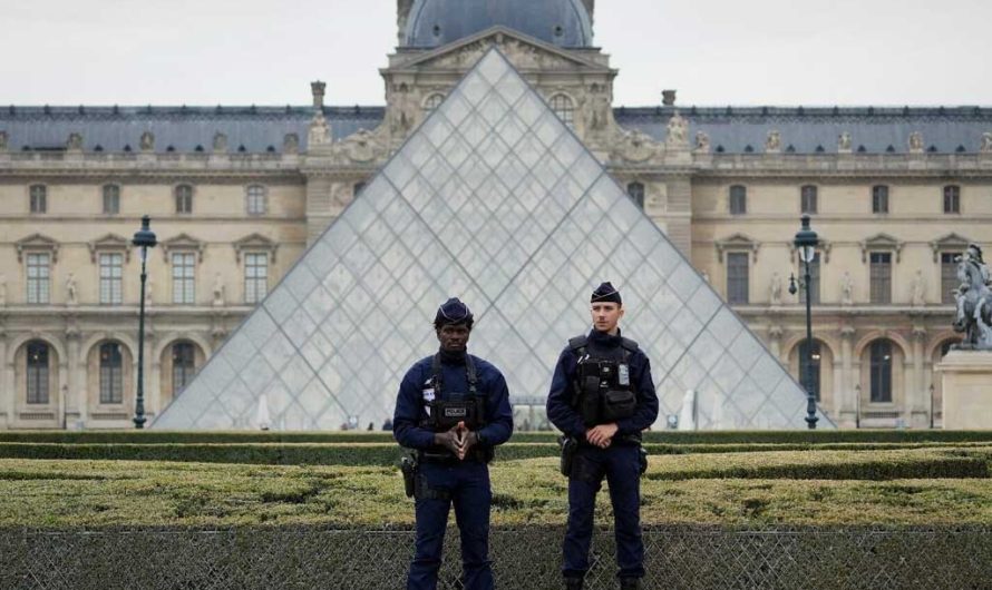 Слёзы в суде: мать двоих детей обвинена в воровстве сокровищ Наполеона