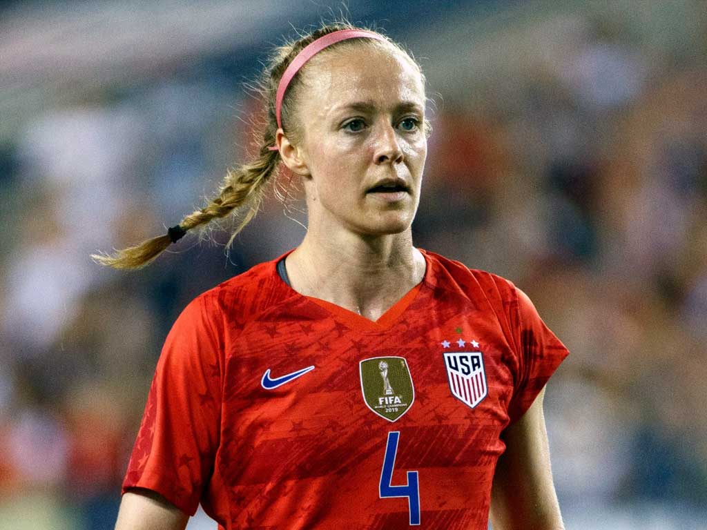 ТОП-20 самых красивых футболисток старше 35 лет