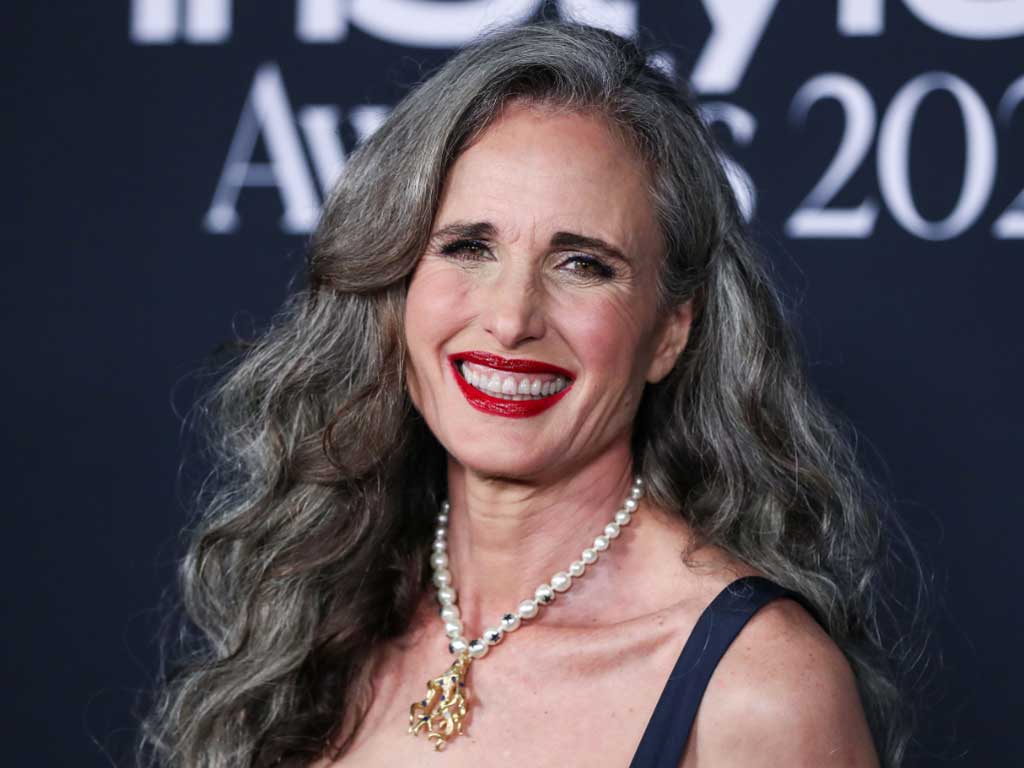 ТОП-20 самых красивых седых женщин: седина — табу?