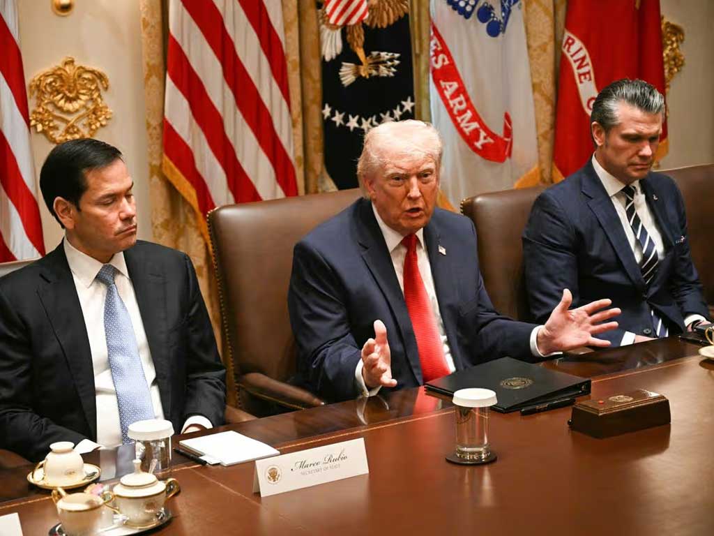 Хегсет молчит, Рубио угрожает: что скрывают военные планы США против Ирана?