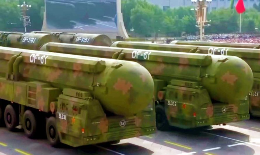Китай наращивает ядерный арсенал: сколько боеголовок уже есть у Пекина?