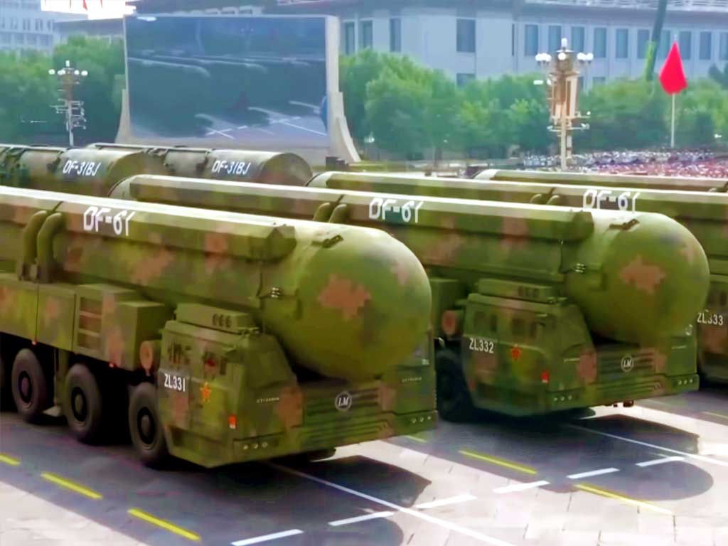 Китай наращивает ядерный арсенал: сколько боеголовок уже есть у Пекина?