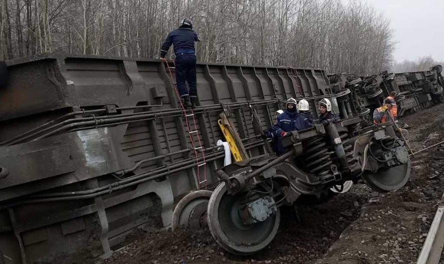Семь вагонов сошли с рельсов: подробности ЧП под Ульяновском (ФОТО)