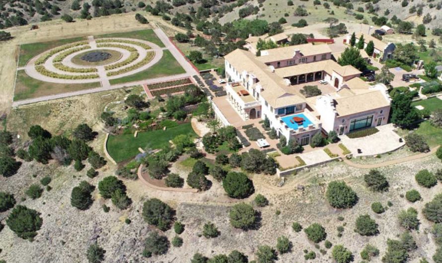 12 жутких фото ранчо Зорро Джеффри Эпштейна