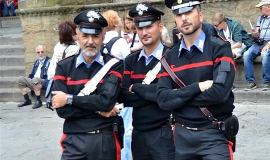 ТОП-14 красивая форма полиции стран мира