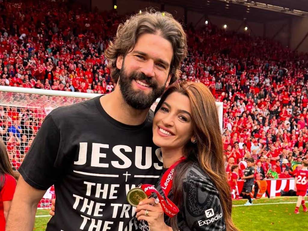 ТОП-22 самых красивых жен бразильских футболистов (ФОТО)