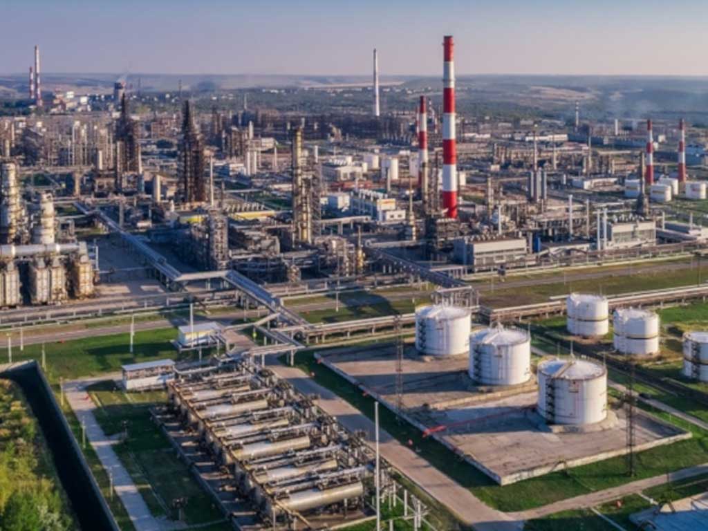 Московский НПЗ остановлен на полгода: какие регионы России рискуют столкнуться с дефицитом топлива