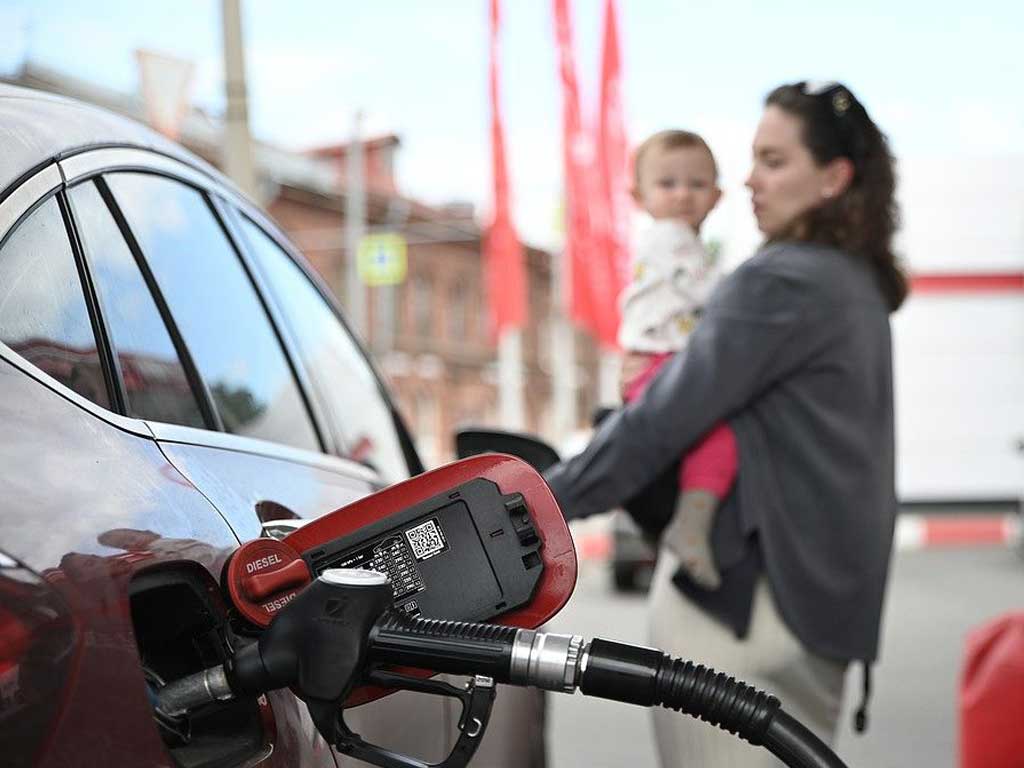 Крым: ограничения продажи бензина смягчают — где топливо можно купить свободно